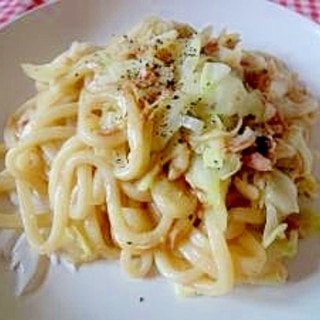 シーチキンとキャベツの焼きうどん